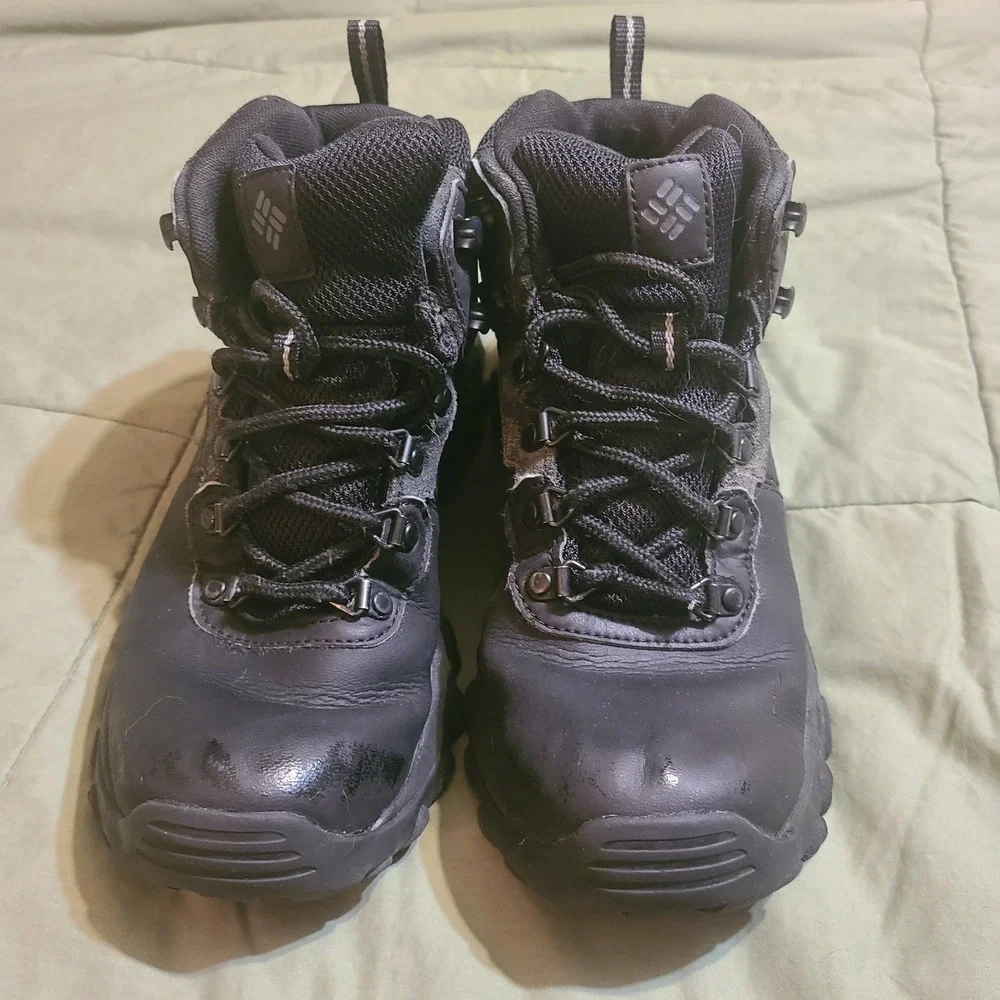 Columbia Newton Ridge Plus II Hiking Boots Mens 7.5 Black Waterproof Leather